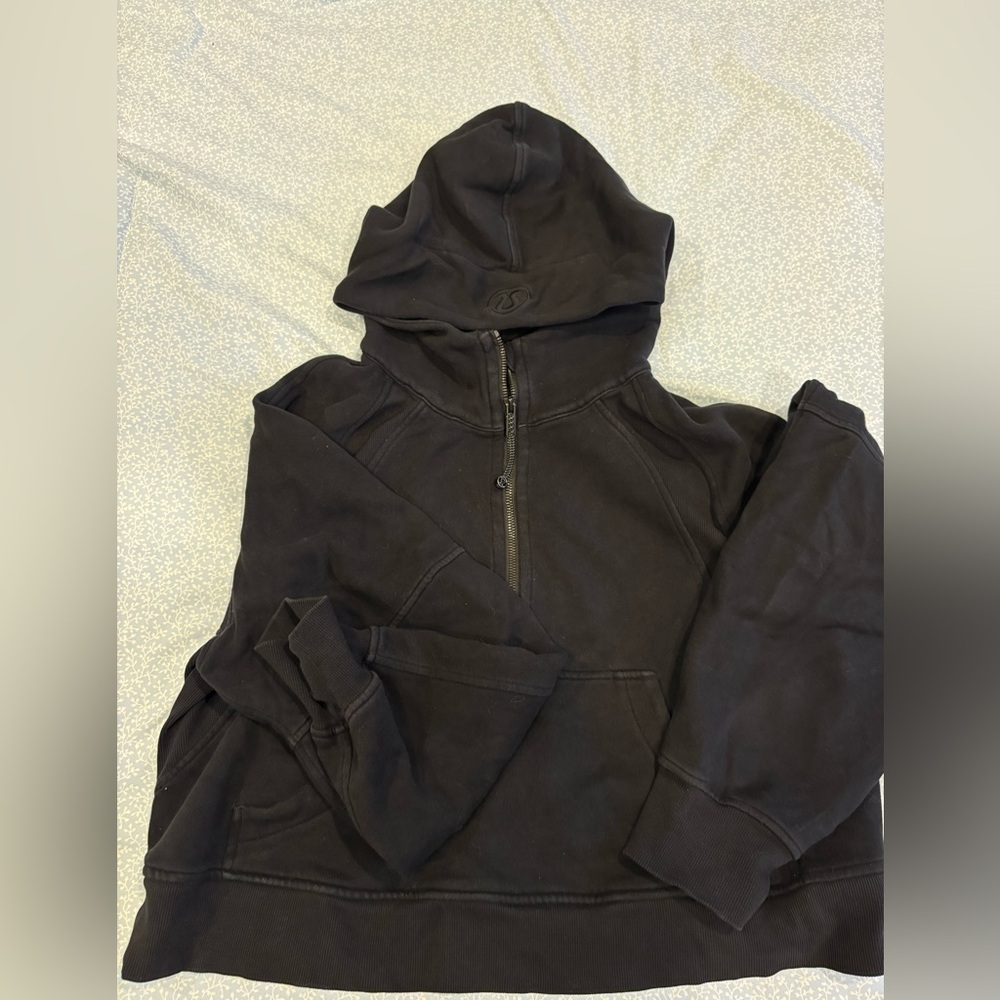 lululemon - Cropped Black Hoodie